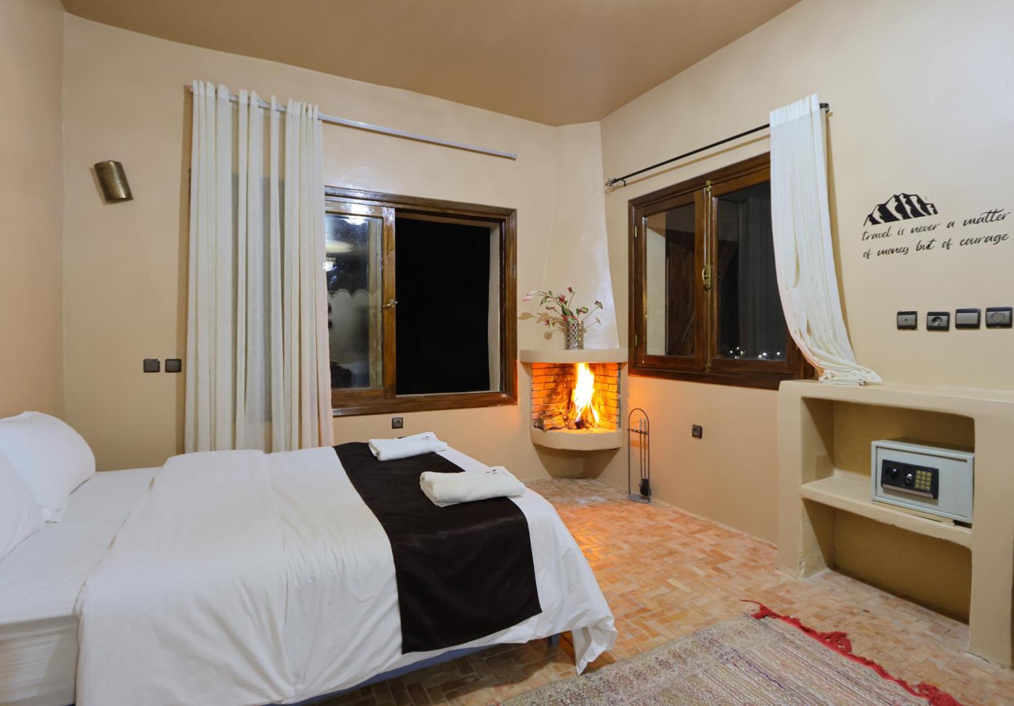 Aux Lumieres Du Toubkal Light Of Toubkal Hotel Imlil  Bagian luar foto